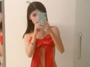 Gadis Cina berdada besar selfie