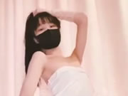 Máscaras delgadas asiáticas Chicas burlándose
