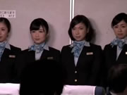 Auxiliar de vuelo uniforme japonés