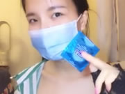 Gadis Topeng Asia di Webcam